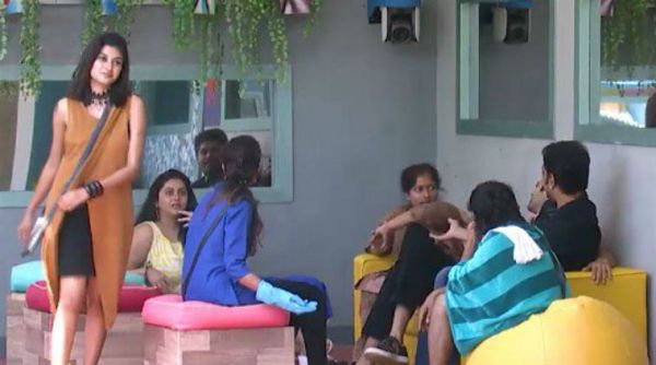 Bigg boss oviya walk