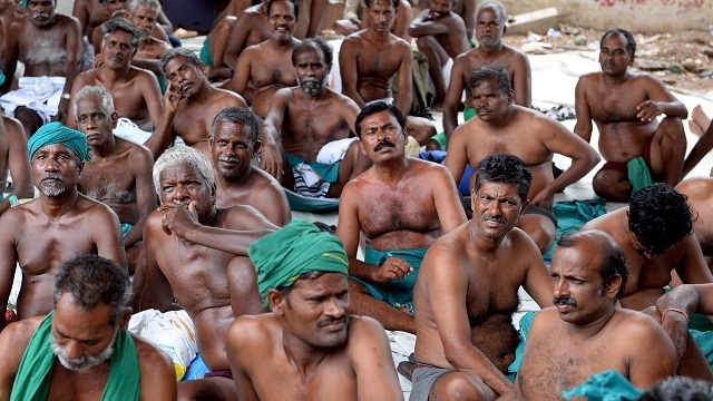 tamil-nadu-farmers-protesting