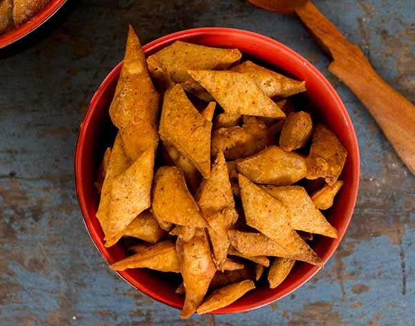 Spicy Shankarpali